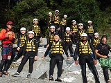 <b>-岩場にて集合写真-</b></br>
今回の旅のテーマは自然を感じること！</br>
というわけで、埼玉県長瀞（ながとろ）にて、キャンプに行ってきました。</br>
最初のアクティビティは、ラフティング！</br></br>

<b>-Group photo-</b></br>
We enjoyed rafting at Nagatoro, Saitama!</br></br></br>


<FONT color=#AAAAAA><b>右上のサムネイルクリックで次の写真へ移ります<br>
Click the small picture on top right to show next picture.</b></FONT>